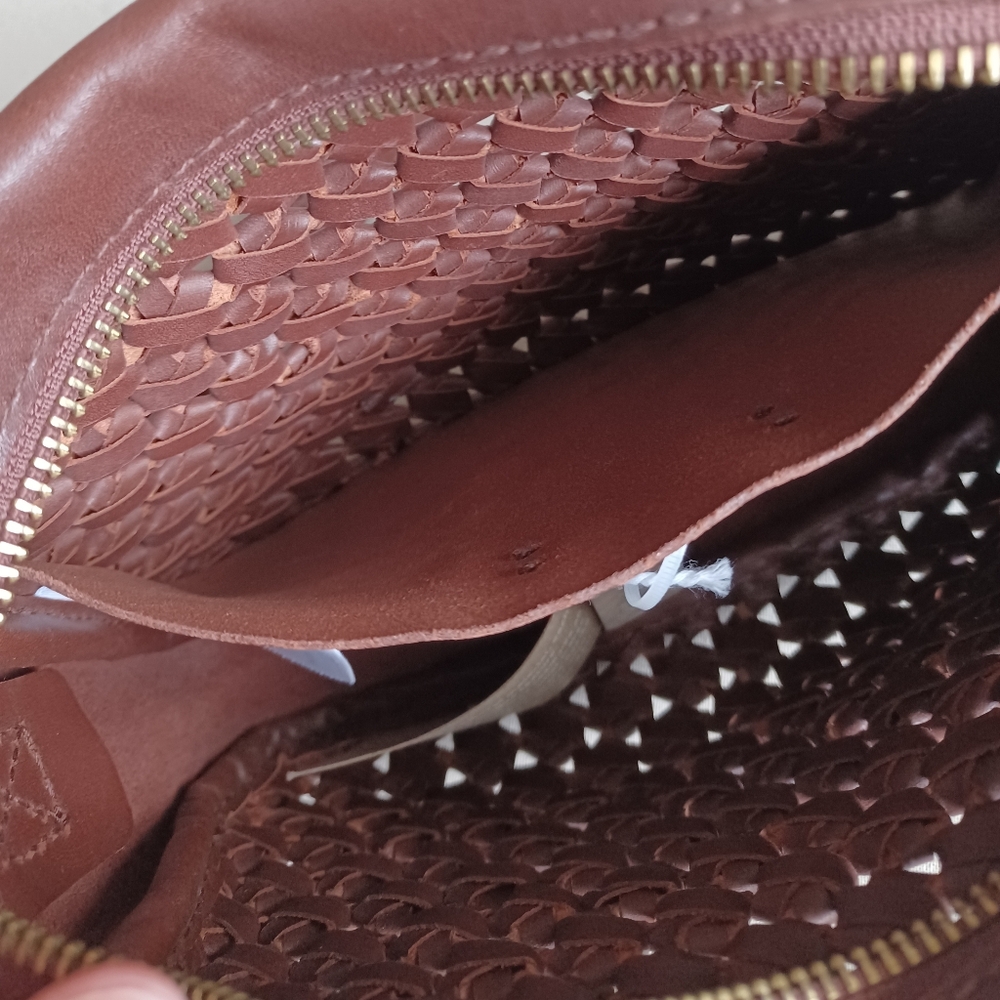 HP•Madewel Transport Camera Bag: Crochet Leather Edition - Picture 7 of 14